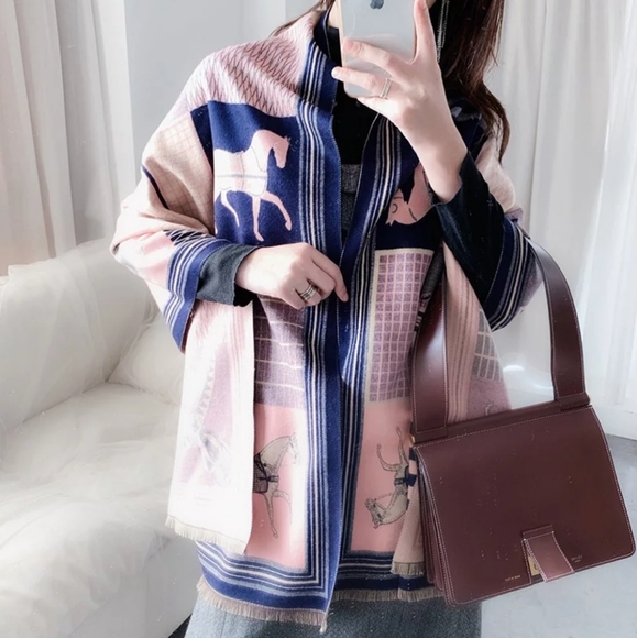 NWOT! Huge 100% Cashmere Luxury Horse Scarf - Picture 6 of 6